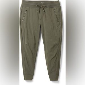 Never been worn Athleta Trekkie North Joggers